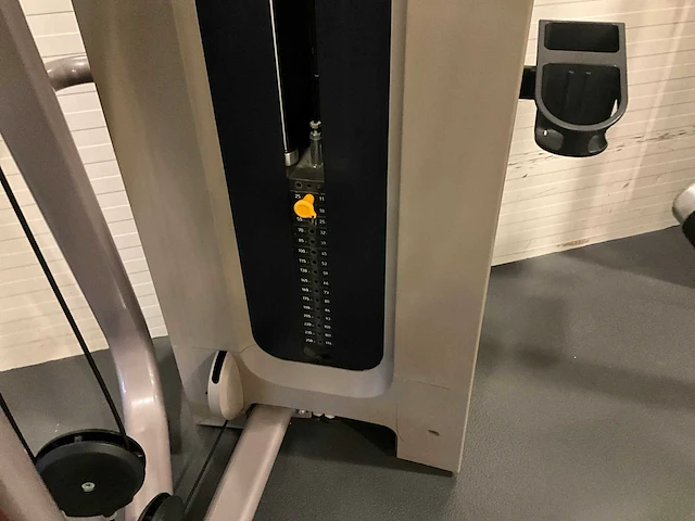 Precor rear delt / pec fly - afbeelding 4 van  8