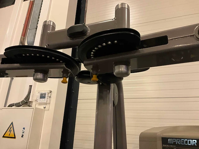 Precor rear delt / pec fly - afbeelding 5 van  8