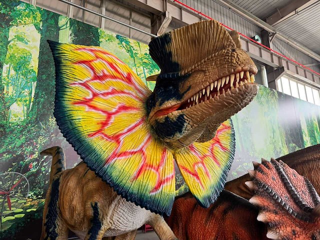 Prehistoric planet dinausaurus dilophosaurus(met add-ons) 5 meter - afbeelding 4 van  7