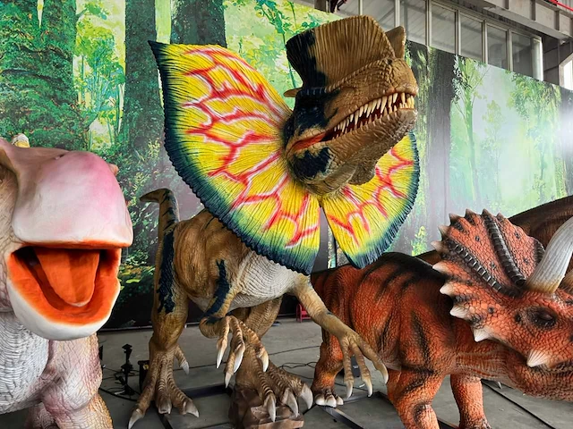 Prehistoric planet dinausaurus dilophosaurus(met add-ons) 5 meter - afbeelding 3 van  7