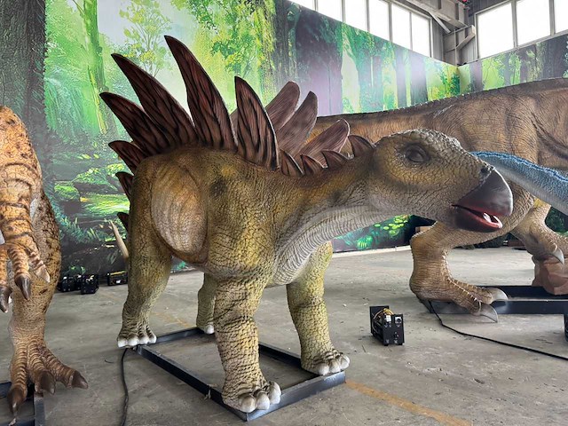 Prehistoric planet dinosaurus stegosaurus 5 meter - afbeelding 1 van  4