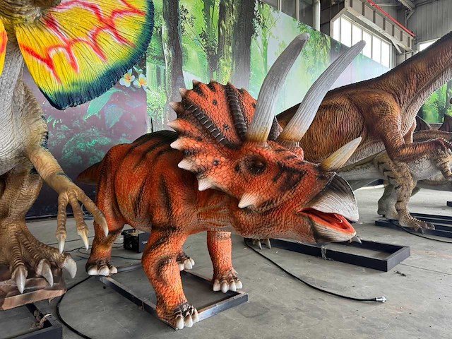 Prehistoric planet dinosaurus triceratops 4 meter - afbeelding 5 van  9