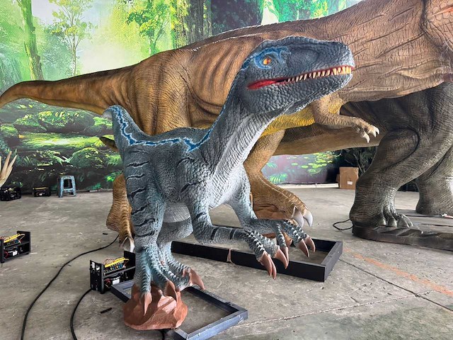 Prehistoric planet dinosaurus velociraptor 3 meter - afbeelding 1 van  1