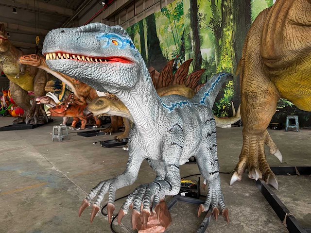 Prehistoric planet dinosaurus velociraptor 3 meter - afbeelding 1 van  8