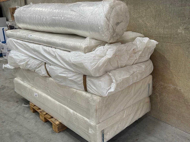 Premium duitse boxspring 200 x 200 cm - afbeelding 6 van  11