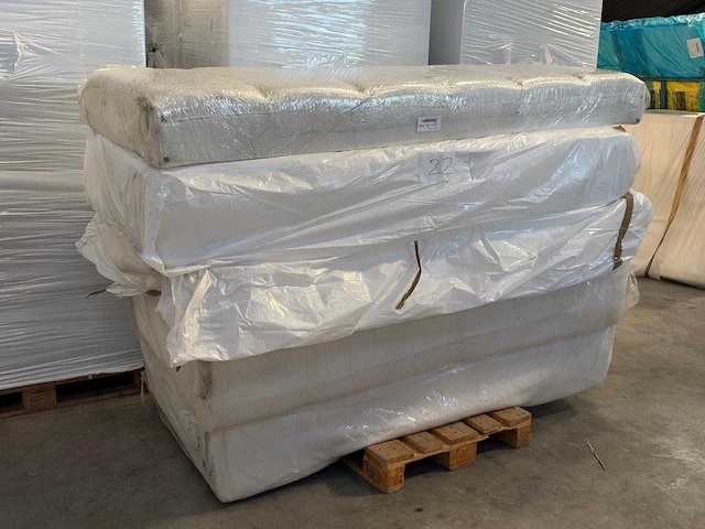 Premium duitse boxspring 200 x 200 cm - afbeelding 3 van  8