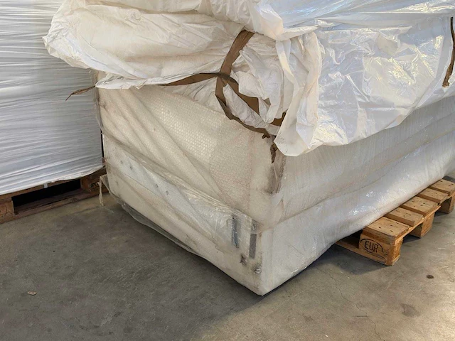 Premium duitse boxspring 200 x 200 cm - afbeelding 6 van  8