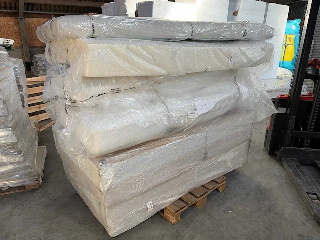 Premium duitse boxspring 200 x 200 cm - afbeelding 5 van  10