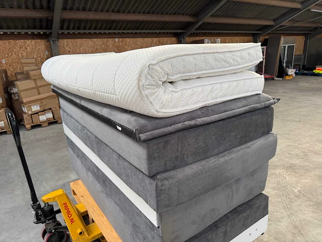 Premium duitse boxspring 200 x 220 cm - afbeelding 4 van  7