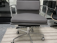 Premium eames ea217 bureaustoel in grijs leer, grijs - afbeelding 2 van  8