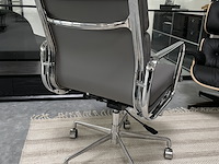 Premium eames ea217 bureaustoel in grijs leer, grijs - afbeelding 3 van  8