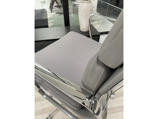 Premium eames ea217 bureaustoel in grijs leer, grijs - afbeelding 5 van  8