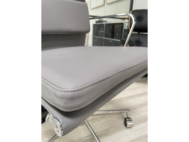 Premium eames ea217 bureaustoel in grijs leer, grijs - afbeelding 7 van  8