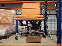 Premium eames ea217 bureaustoel in tan leather, tan leather - afbeelding 2 van  10