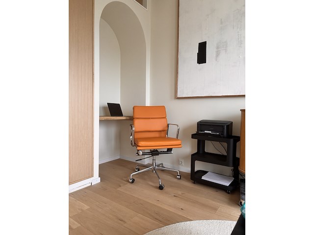 Premium eames ea217 bureaustoel in tan leather, tan leather - afbeelding 10 van  10