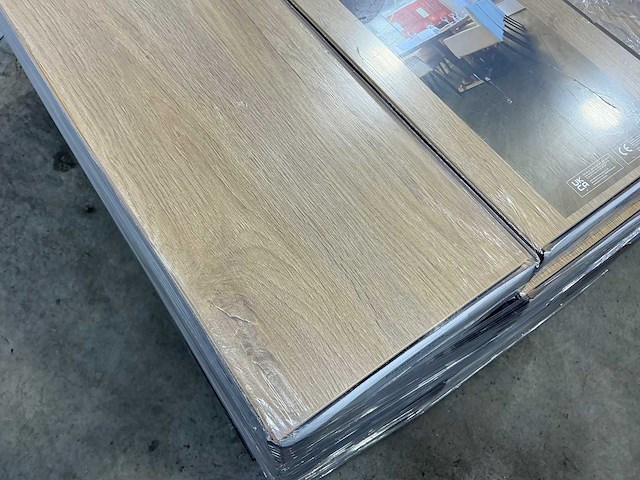 Premoda - villa - windsor oak - laminaatvloer 94 m2 - afbeelding 1 van  3