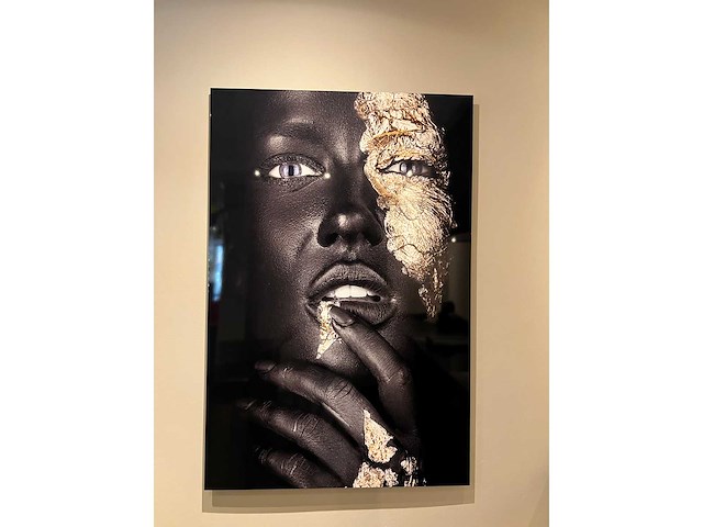 Prent vrouw met goud 120x80 cm - afbeelding 1 van  1