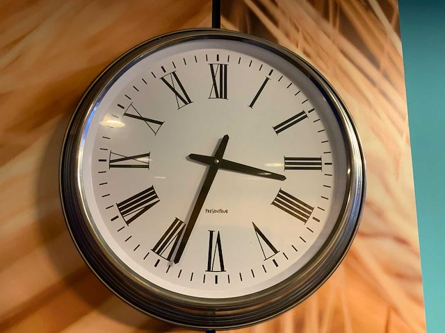 Present time xl winkel klok - afbeelding 3 van  4