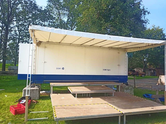 Presentatie / beurs wagen - afbeelding 2 van  13