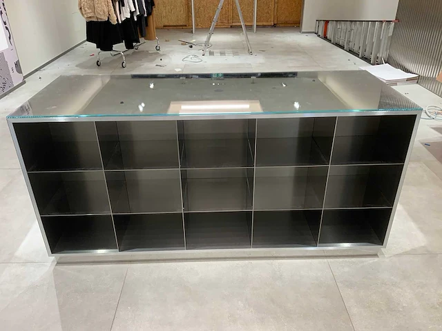 Presentatie meubel 200 x 75 x 95 cm - afbeelding 2 van  3