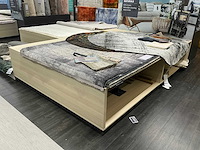 Presentatie meubel (2x)