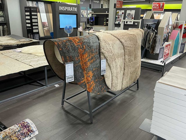 Presentatie meubel - afbeelding 1 van  4