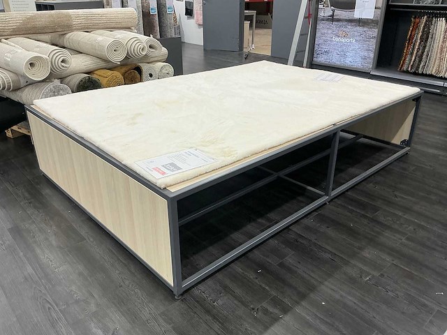 Presentatie meubel - afbeelding 1 van  3