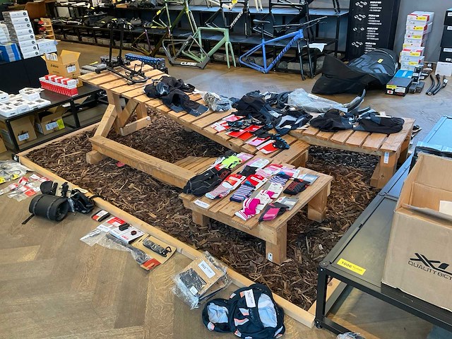 Presentatie tafel (3x) - afbeelding 1 van  6