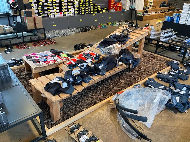 Presentatie tafel (3x) - afbeelding 4 van  6