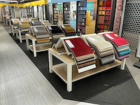 Presentatie tafel met tapijt samples (4x)