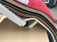 Presentatie tafel met tapijt samples (4x) - afbeelding 6 van  11