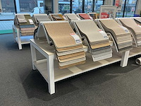 Presentatie tafel met tapijt samples (4x) - afbeelding 1 van  8