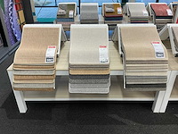 Presentatie tafel met tapijt samples (4x) - afbeelding 2 van  8