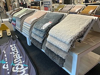 Presentatie tafel met tapijt samples (4x) - afbeelding 8 van  8