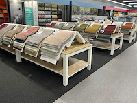 Presentatie tafel met tapijt samples (8x)