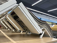 Presentatie tafel met tapijt samples (8x) - afbeelding 9 van  13