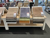 Presentatie tafel met tapijt samples (8x) - afbeelding 6 van  13