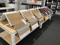 Presentatie tafel met tapijt samples (8x) - afbeelding 11 van  13