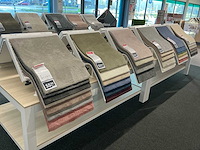 Presentatie tafel met tapijtsamples (8x) - afbeelding 10 van  13