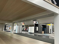 Presentatie tafel met tapijtsamples (8x) - afbeelding 6 van  13