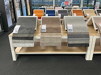 Presentatie tafel met tapijtsamples (8x) - afbeelding 6 van  13