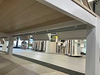 Presentatie tafel met tapijtsamples (8x) - afbeelding 12 van  14