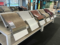 Presentatie tafel met tapijtsamples (8x) - afbeelding 14 van  14