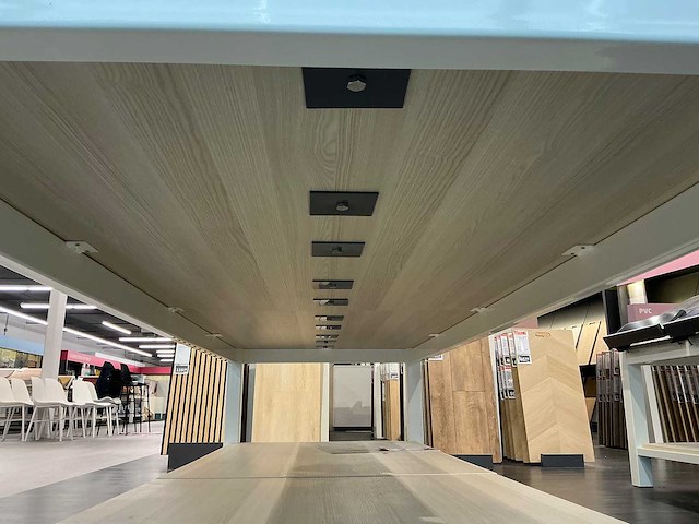 Presentatie tafel met vinyl samples (2x) - afbeelding 5 van  8