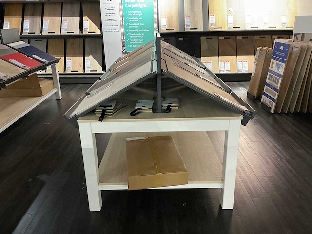 Presentatie tafel met vinyl samples (2x) - afbeelding 2 van  8