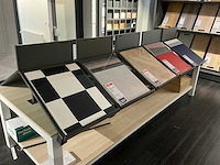 Presentatie tafel met vinyl samples (2x) - afbeelding 5 van  8