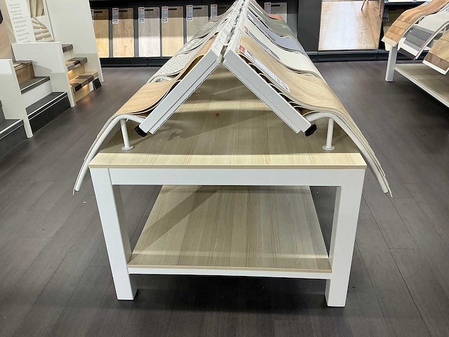 Presentatie tafel met vinyl samples (4x) - afbeelding 2 van  8