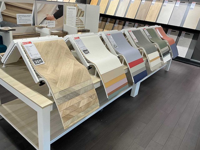 Presentatie tafel met vinyl samples (4x) - afbeelding 6 van  8