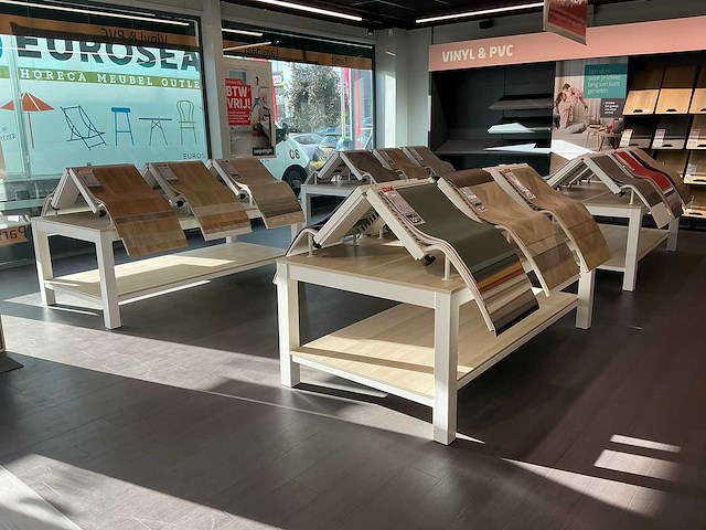 Presentatie tafel met vinyl samples (4x) - afbeelding 1 van  9