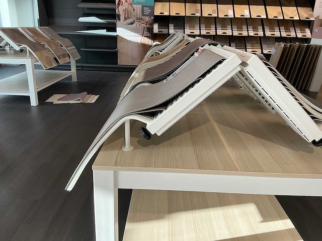 Presentatie tafel met vinyl samples (4x) - afbeelding 3 van  9